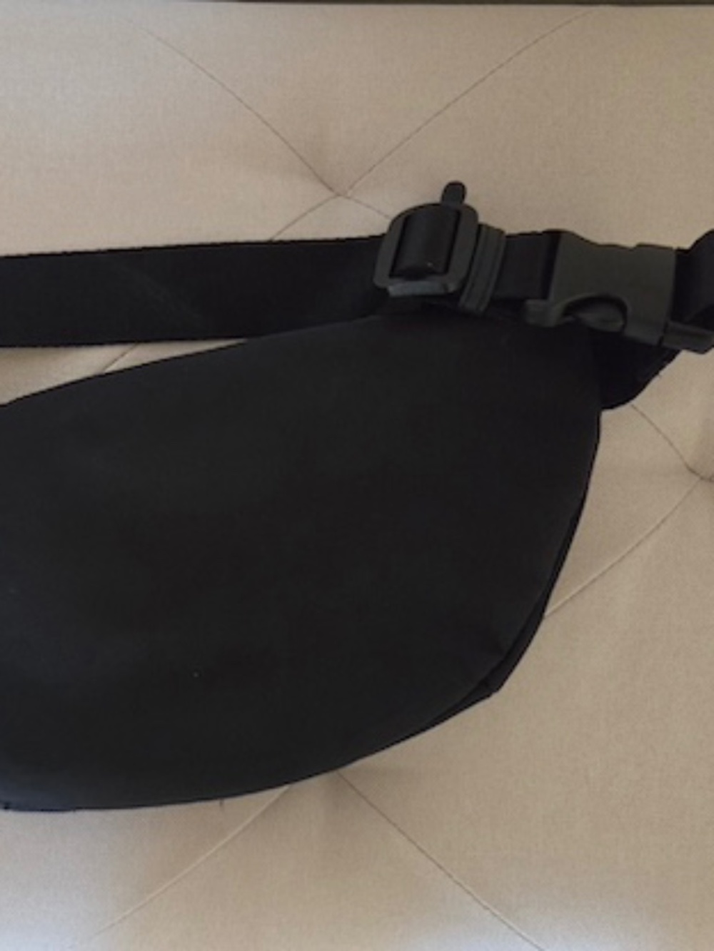 Karl Lagerfeld Nylon Fanny Pack/Belt Bag...Discontinued & Collectible! - Picture 7 of 7
